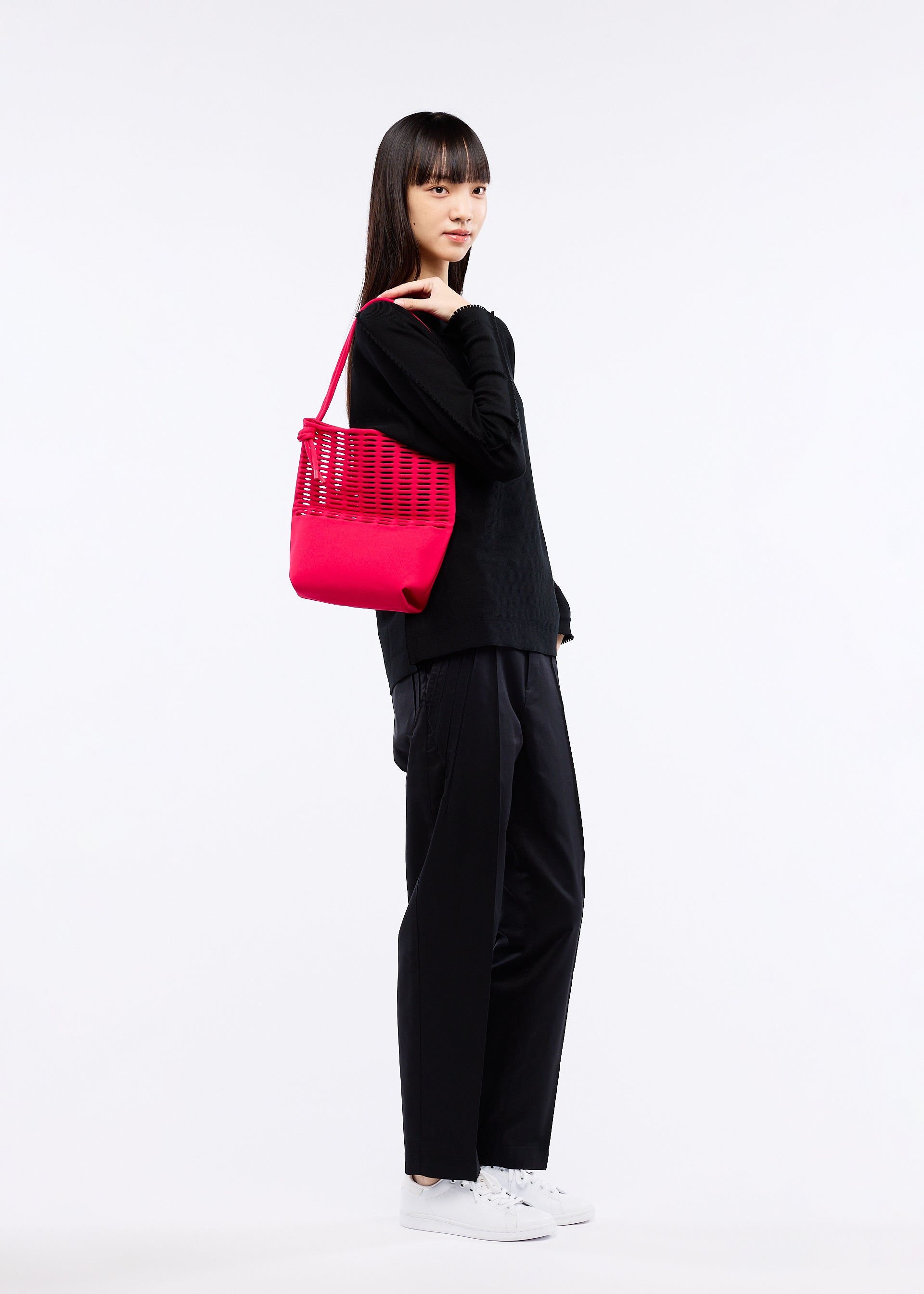 MOKKO FLAP POUCH – isseymiyake.com
