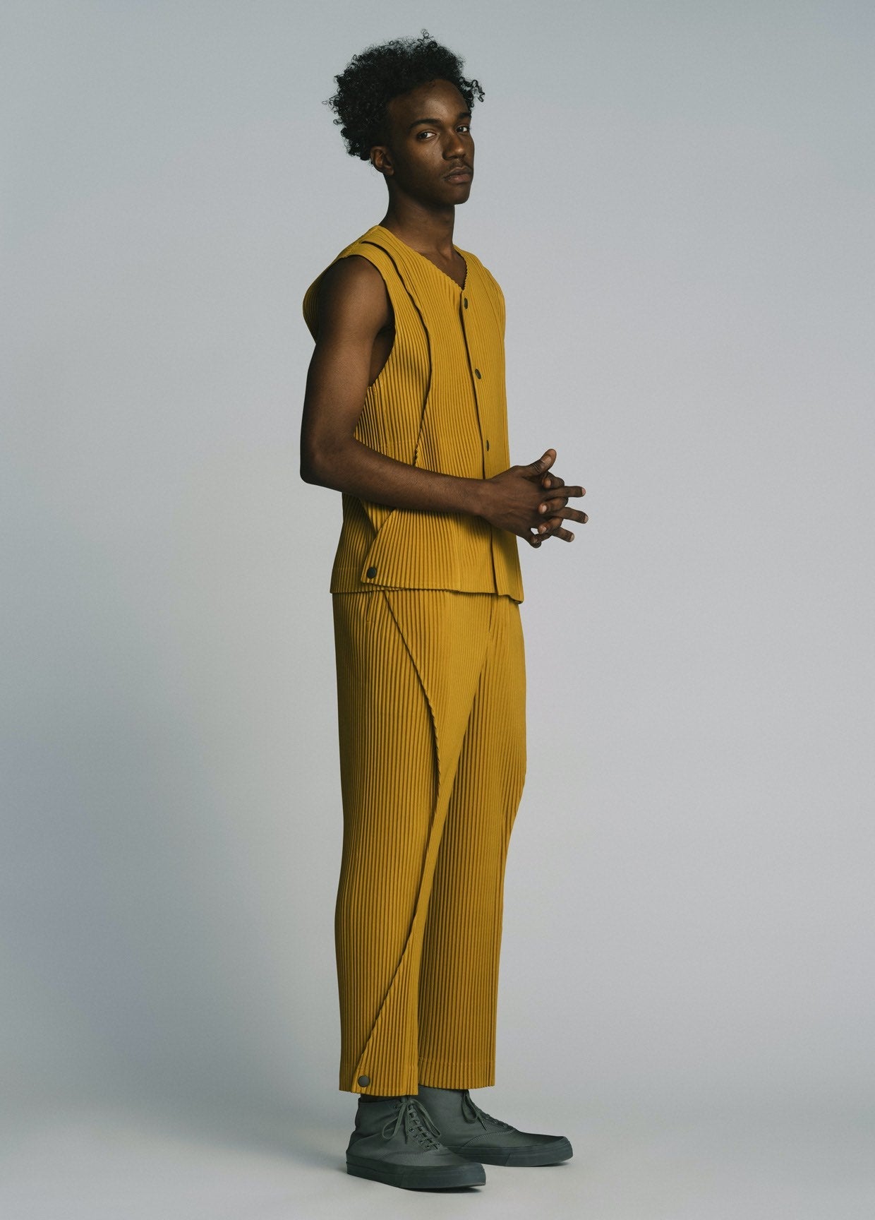 HOMME PLISSÉ ISSEY MIYAKE コレクション AUTUMN WINTER 2022/23