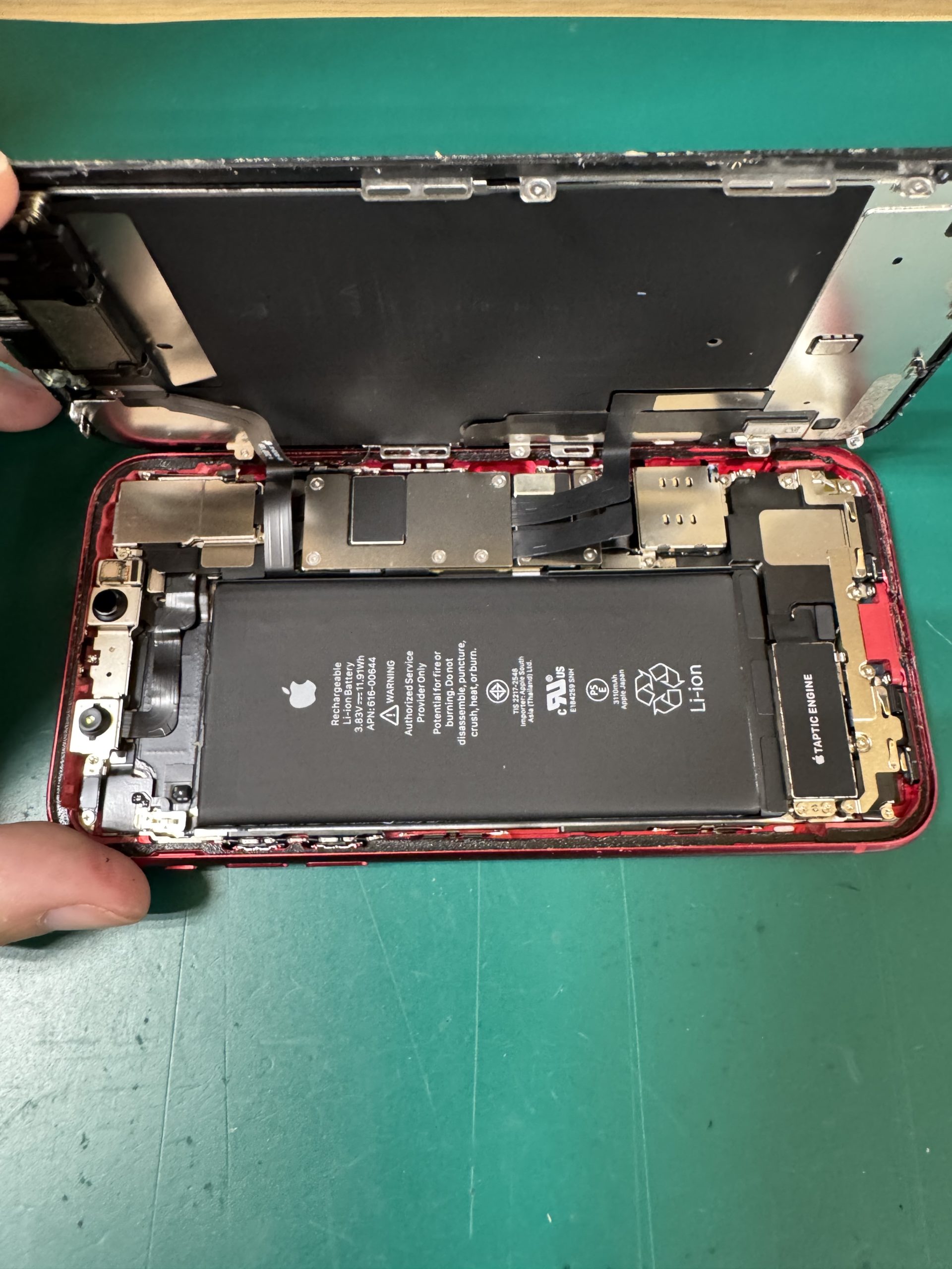 iPhone11の液晶画面交換修理を承りました！