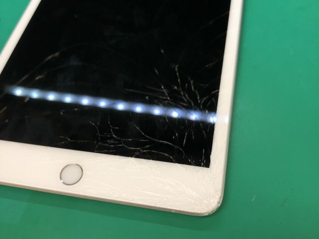 iPad mini5 64GB画面割れ iPad mini5 64GB画面割れ iPad mini5 画面