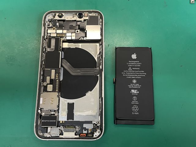 iPhone12mini バッテリー交換修理を承りました！