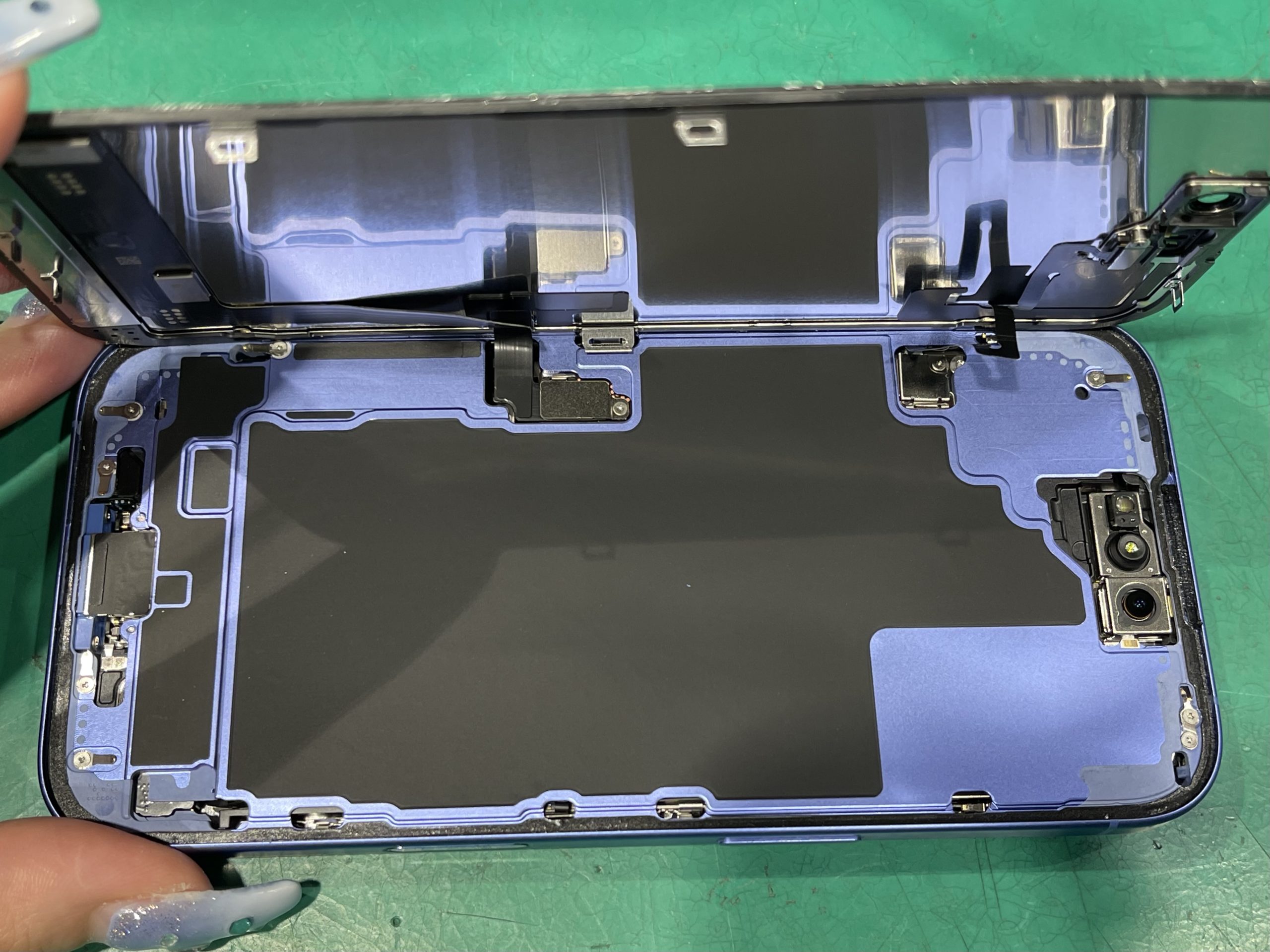 iPhone16 液晶交換修理を承りました！ | iPhone修理アイサポ 修理事例