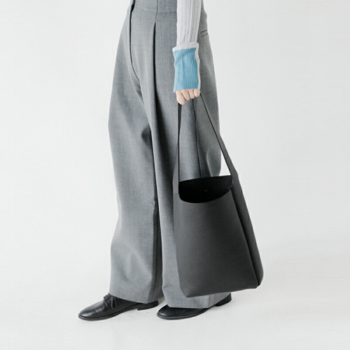 Aeta アエタ ペブルグレイン レザー ショルダー バッグ Sサイズ