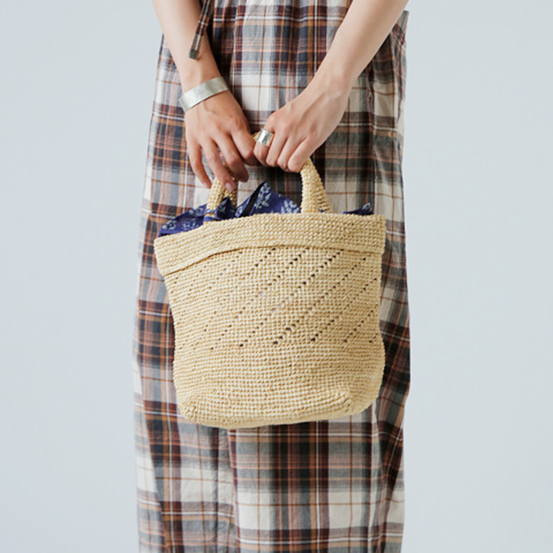 夏を感じさせるラフィア素材のカゴバッグ maison de soil | iroma
