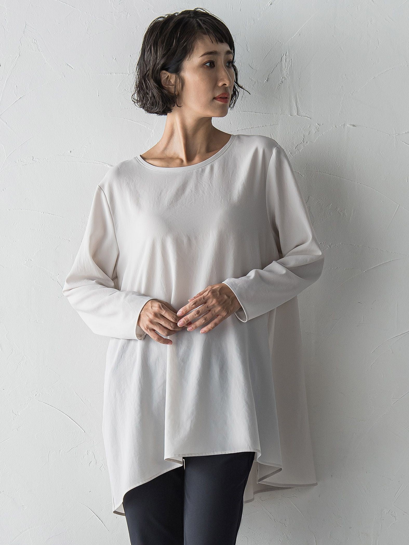 Tシャツ感覚で着られる”ジョーゼットブラウス≪洗濯機で洗える≫ | la