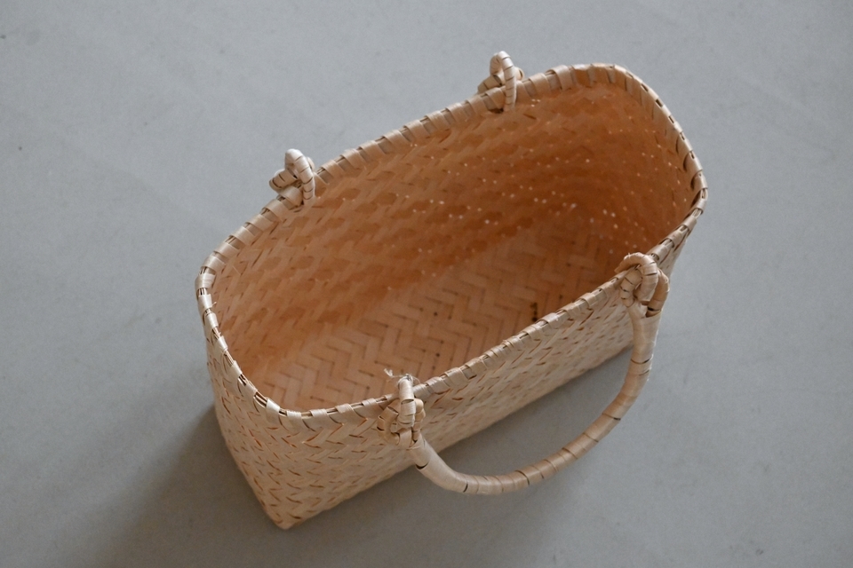 イタヤ細工の少し背の低いかごバッグ - ウェブショップ - jokogumo
