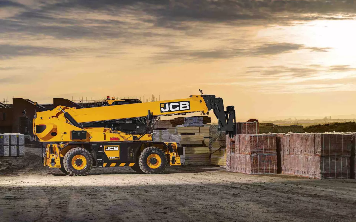 513-67R and 513-83R PRO | JCB Rotating Telehandlers | JCB