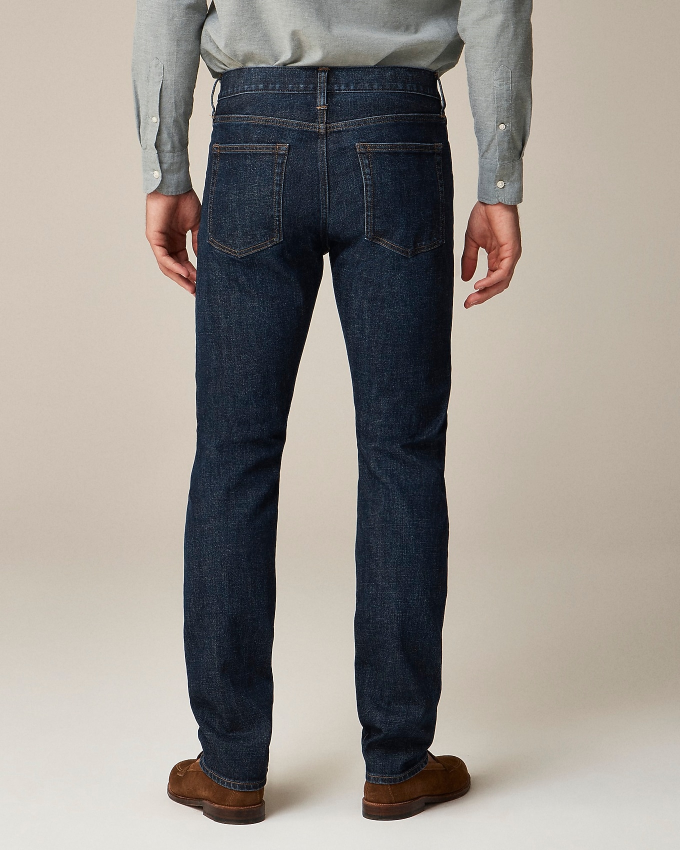 BS745_DM6023_d2?hei=1700&crop=