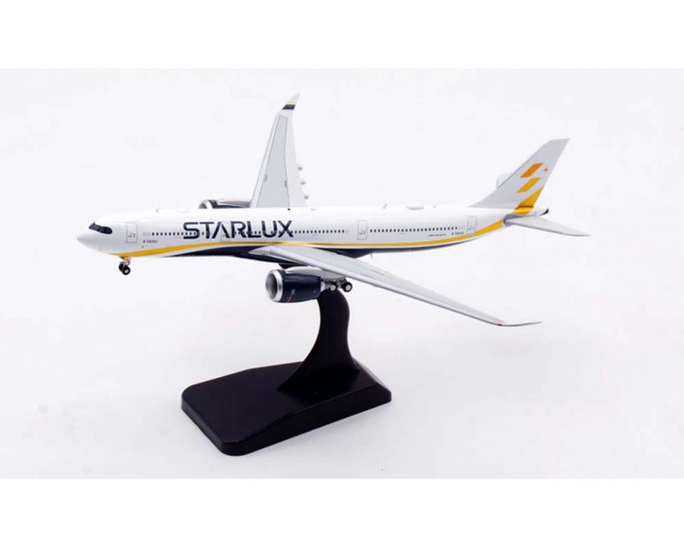 www.JetCollector.com: Starlux Airlines A330-900 B-58302 detachable