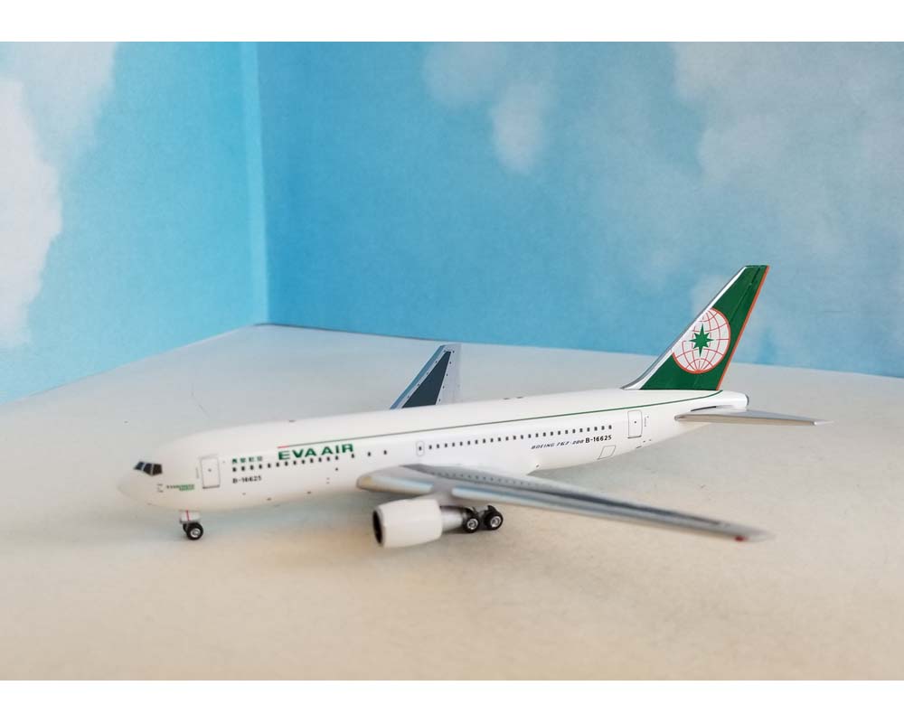 www.JetCollector.com: EVA Airways Boeing B767-200 B-16625 1:400
