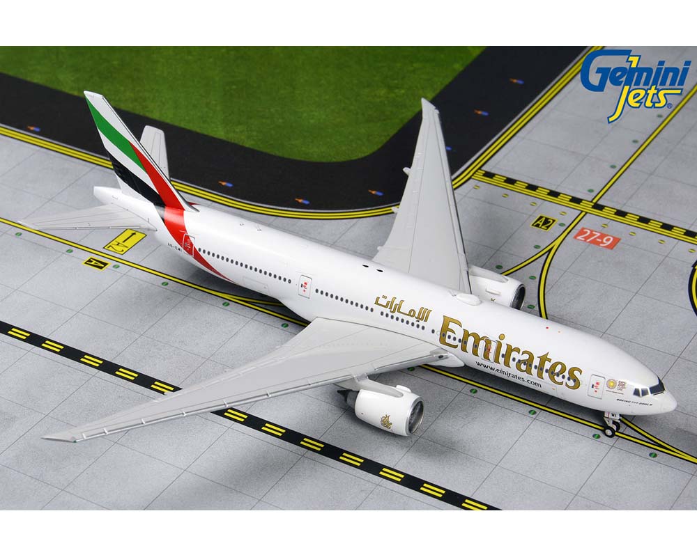www.JetCollector.com: Emirates B777-200LR Expo 2020 logo on front