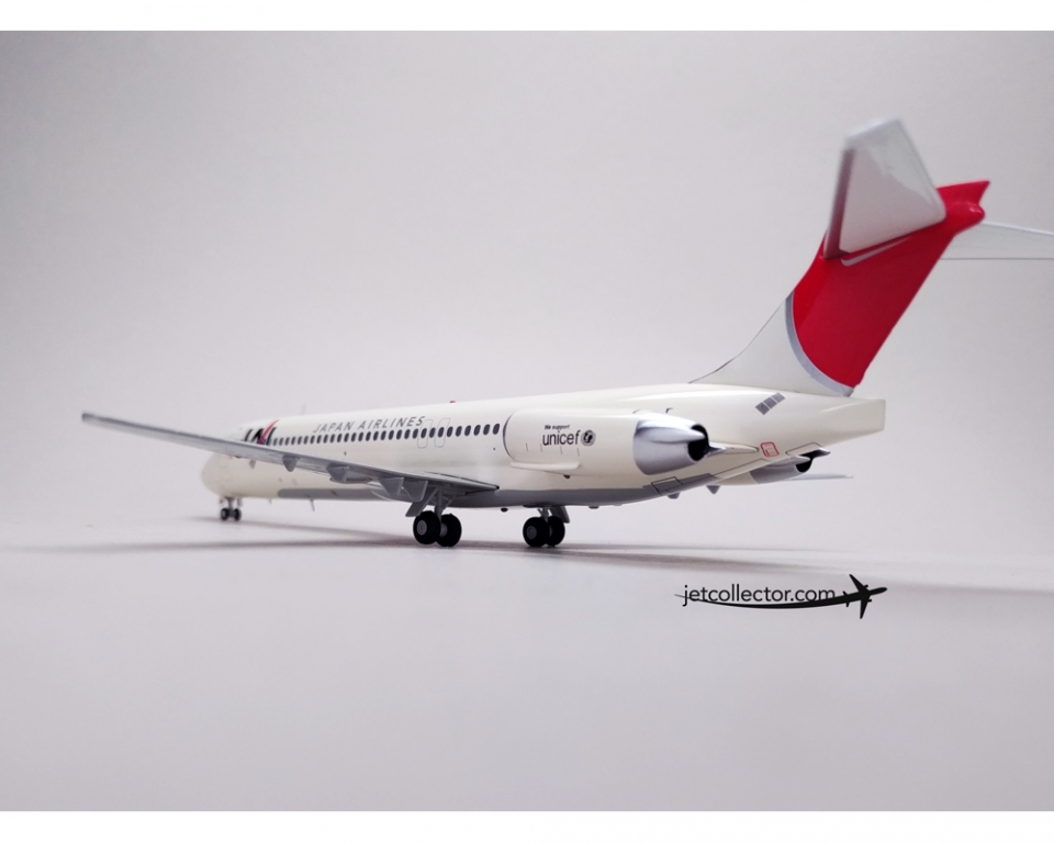 www.JetCollector.com: JC WINGS JAL MD-87 JA8280 w/Stand 1:200