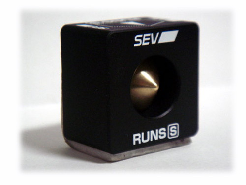 SEV RUNS-S 驚愕のスモールスクエア＆コーン。