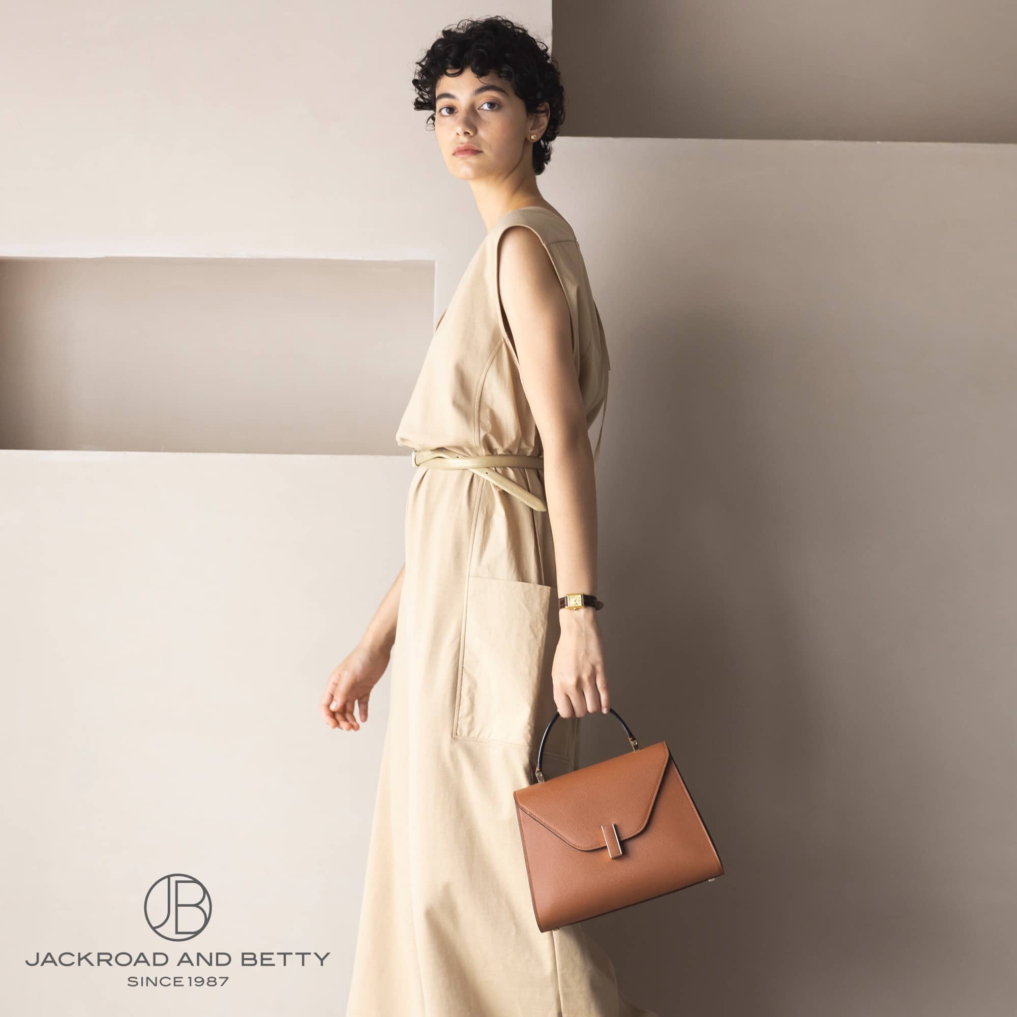 ミディアム イジィデ ゴールド ブラウン[WBES0056028LOC99MD] Iside