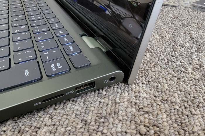 パネル開けるときに注意！ヒンジ破損DELL Inspiron7415 ｜パソコン救急