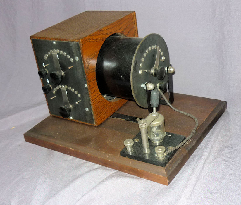 鉱石受信機展示室