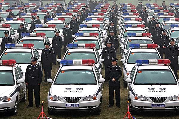 中国・西安市の警察当局が新たに導入した500台の…：世界のパトカー