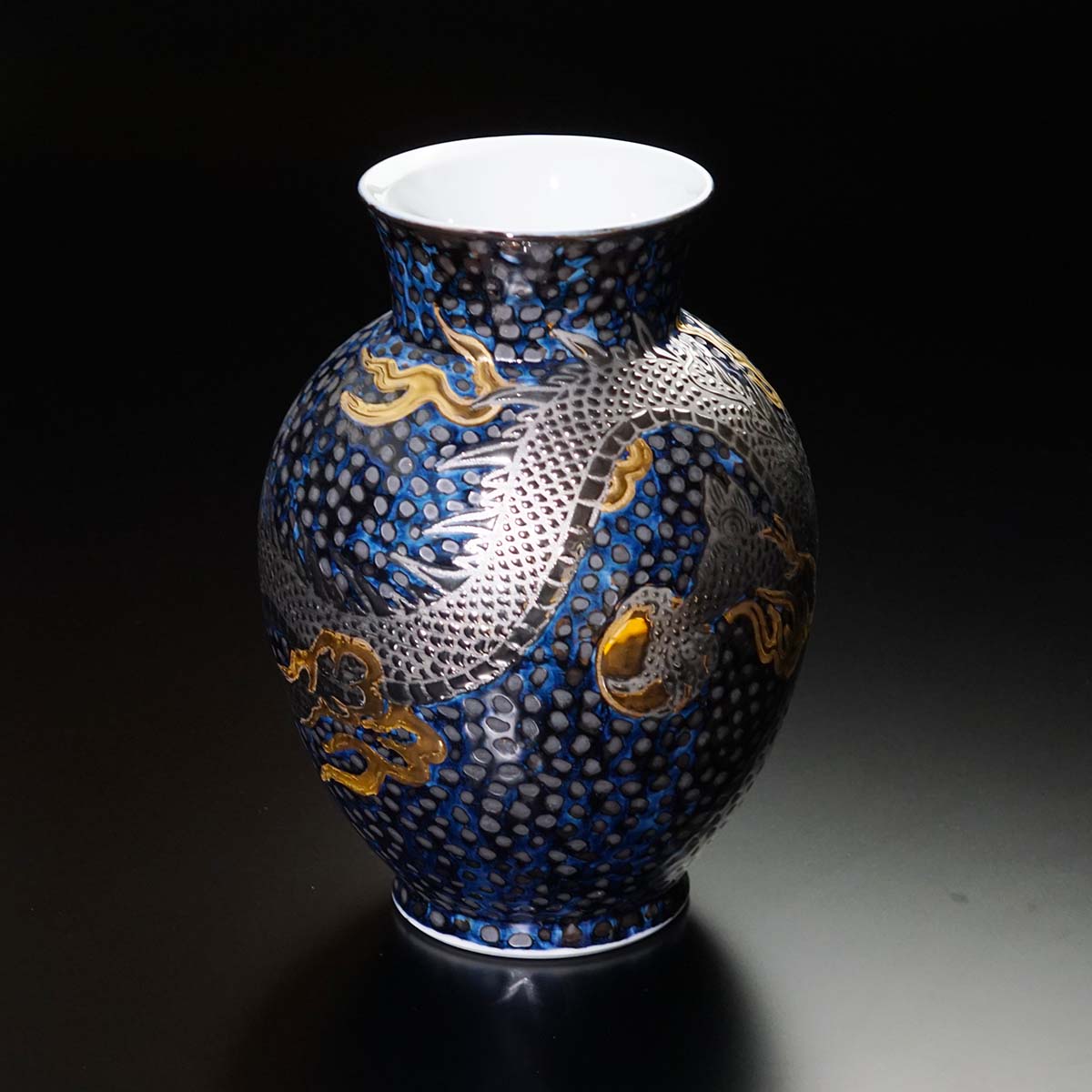 有田焼】飾壺 天目金彩・白金彩龍図 - JTOPIA