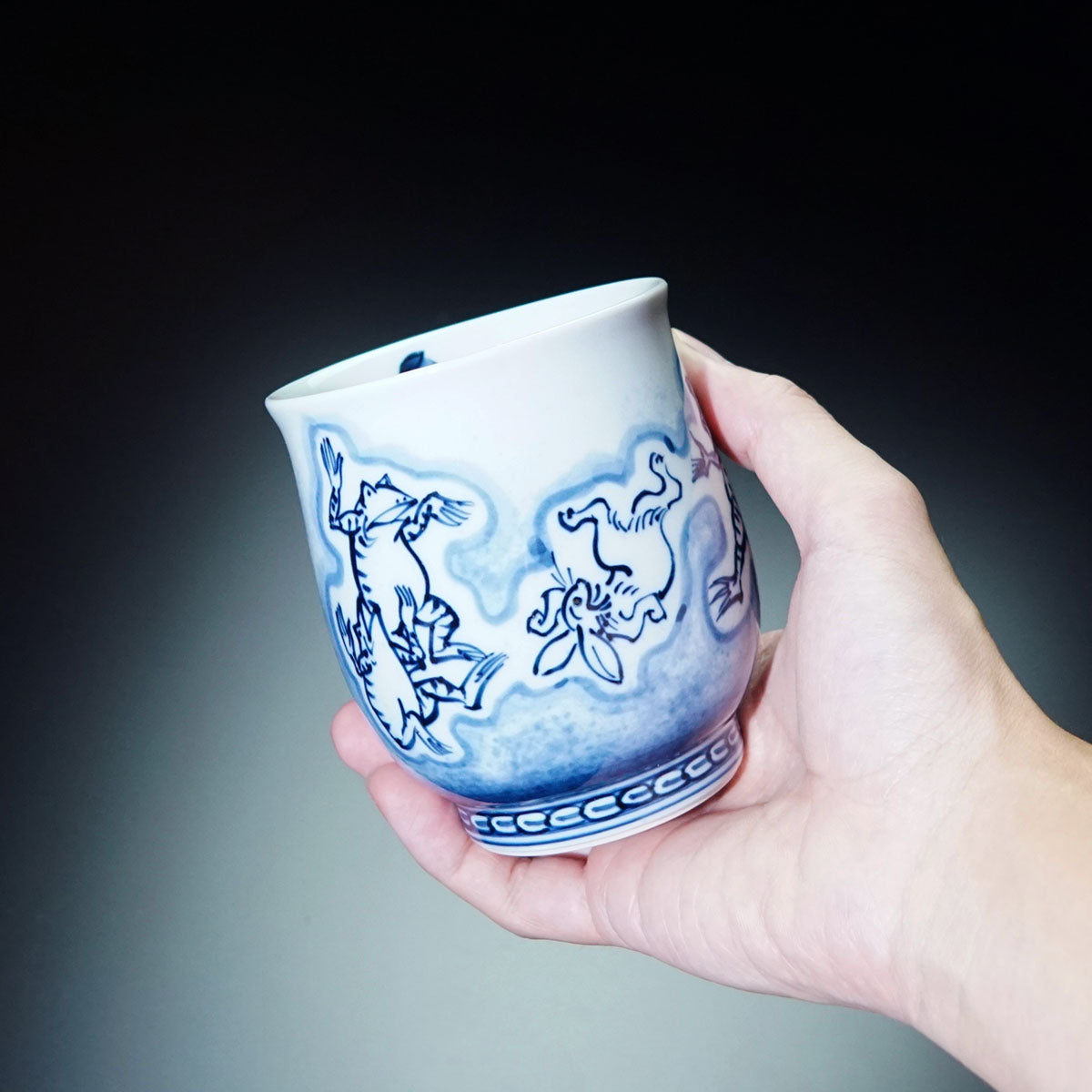 有田焼】湯呑 染付鳥獣戯画図