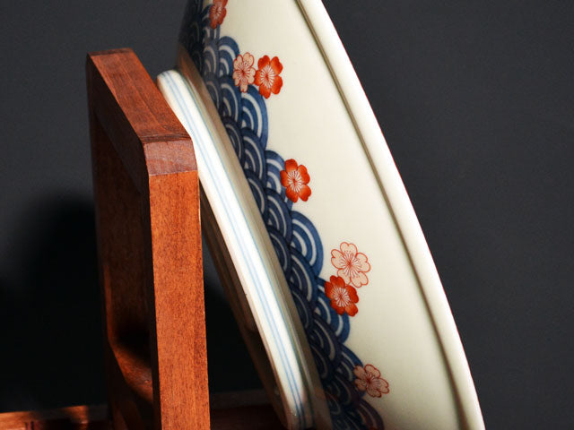 献上手古伊万里焼】飾絵皿（大）染錦本金花籠青海