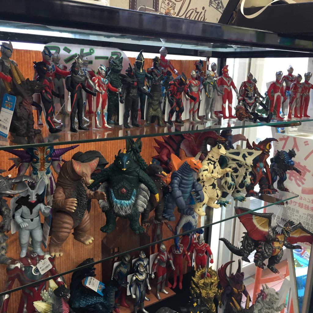 ウルトラマンフィギュア大量入荷＆衣料品セール第二弾18日から