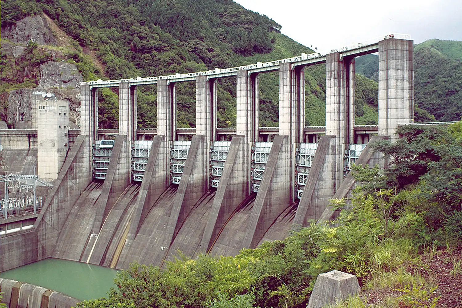 七色ダム | J-POWERダムカード配布案内 | J-POWER 電源開発株式会社