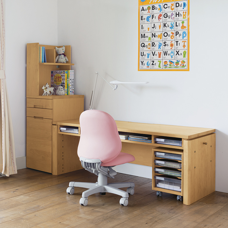 オカムラのものづくり ／ アワード・受賞 ／ 学習用デスク 「K-model