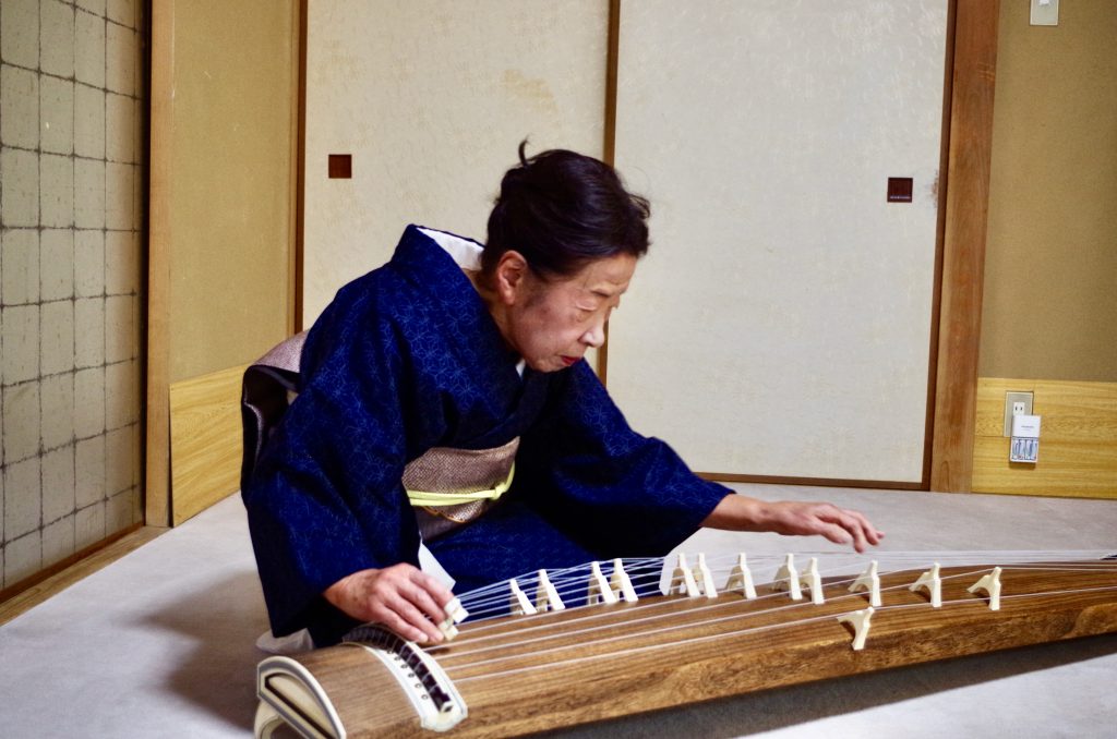 大田区文化芸術情報紙『ART bee HIVE』vol.2 + bee! | 大田区文化振興協会