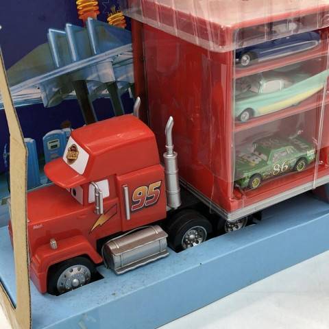 初代マックトレーラー＆カーズ ミニカー15台セット ディズニーストア