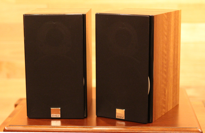 中古品】DALI/スピーカー/ZENSOR 1 (ライトウォールナット ペア) 高級