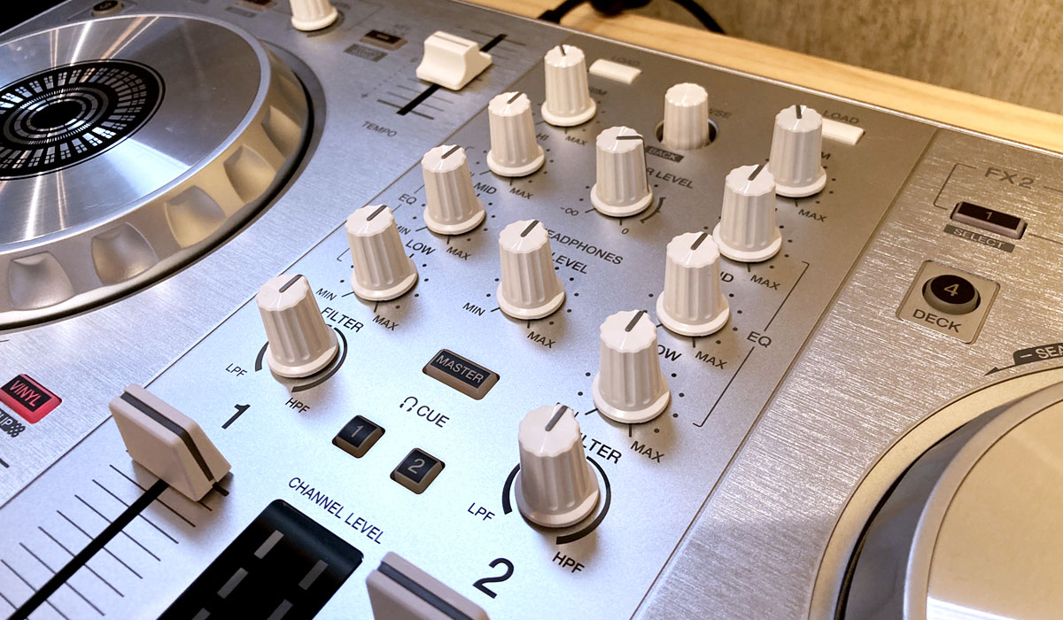 カラバリ史上間違いなく最高傑作】Pioneer DJ DDJ-SB3の限定シルバー