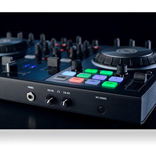 NATIVE INSTRUMENTS TRAKTOR KONTROL S2 MK2の紹介です。
