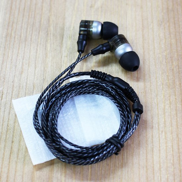 intimeの高音質イヤホン轟 -GO-をご紹介いたします。