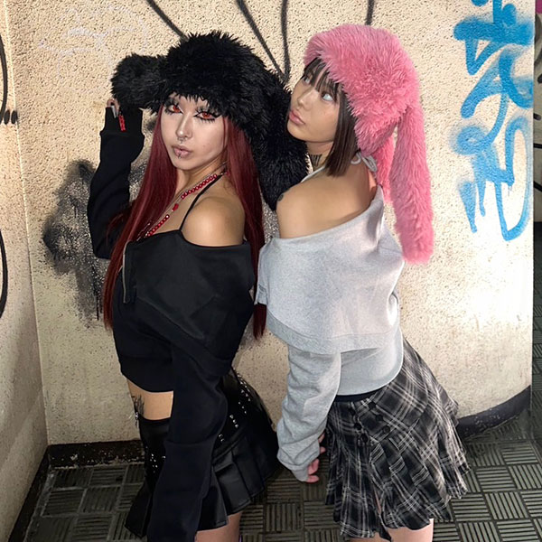 SASSY OFF SHOULDER SWEAT | OTO GIRLS ONLINE SHOP