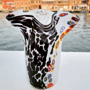 オリジナルムラノグラスの花瓶コレクション-ヴェネツィアで吹き飛ばされた