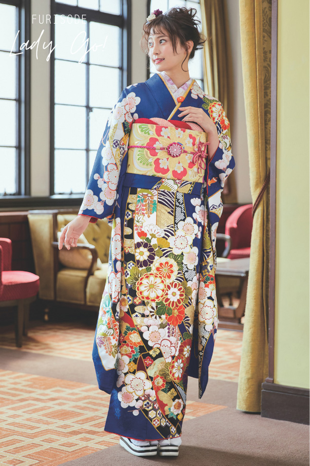 群青×白四季花柄のレトロ古典振袖／成人式にふさわしい格式と華やかさ