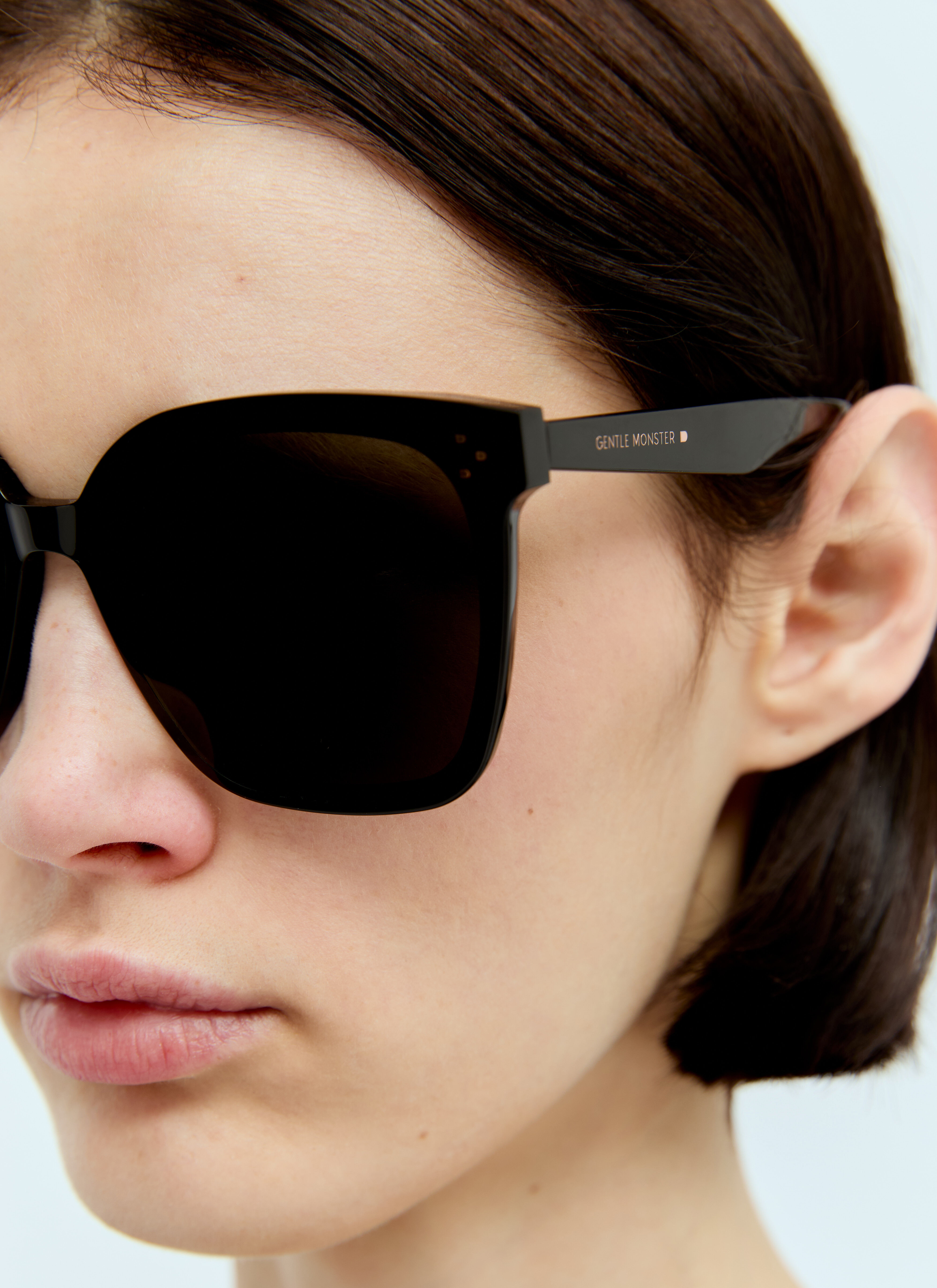 Gentle Monster レディース Her 01 Sunglasses の Black | LN-CC®