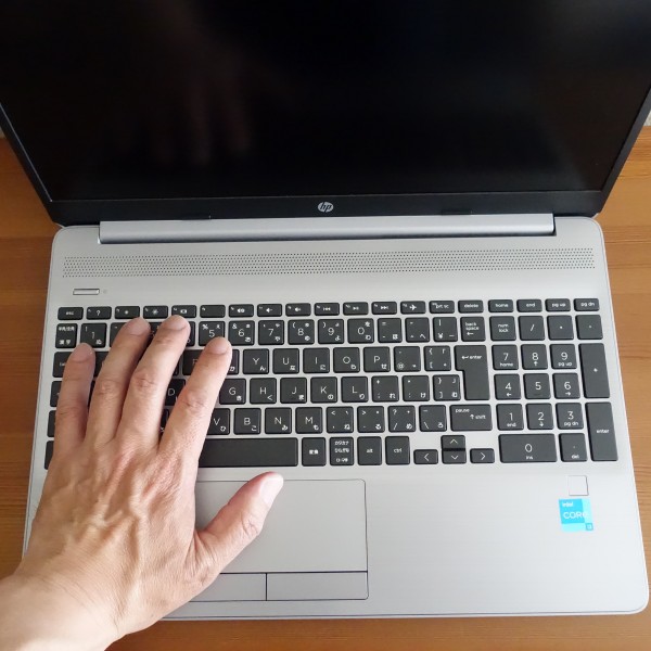 HP 250 G8レビュー:15.6インチパネル搭載のスタンダードノートPC｜HP