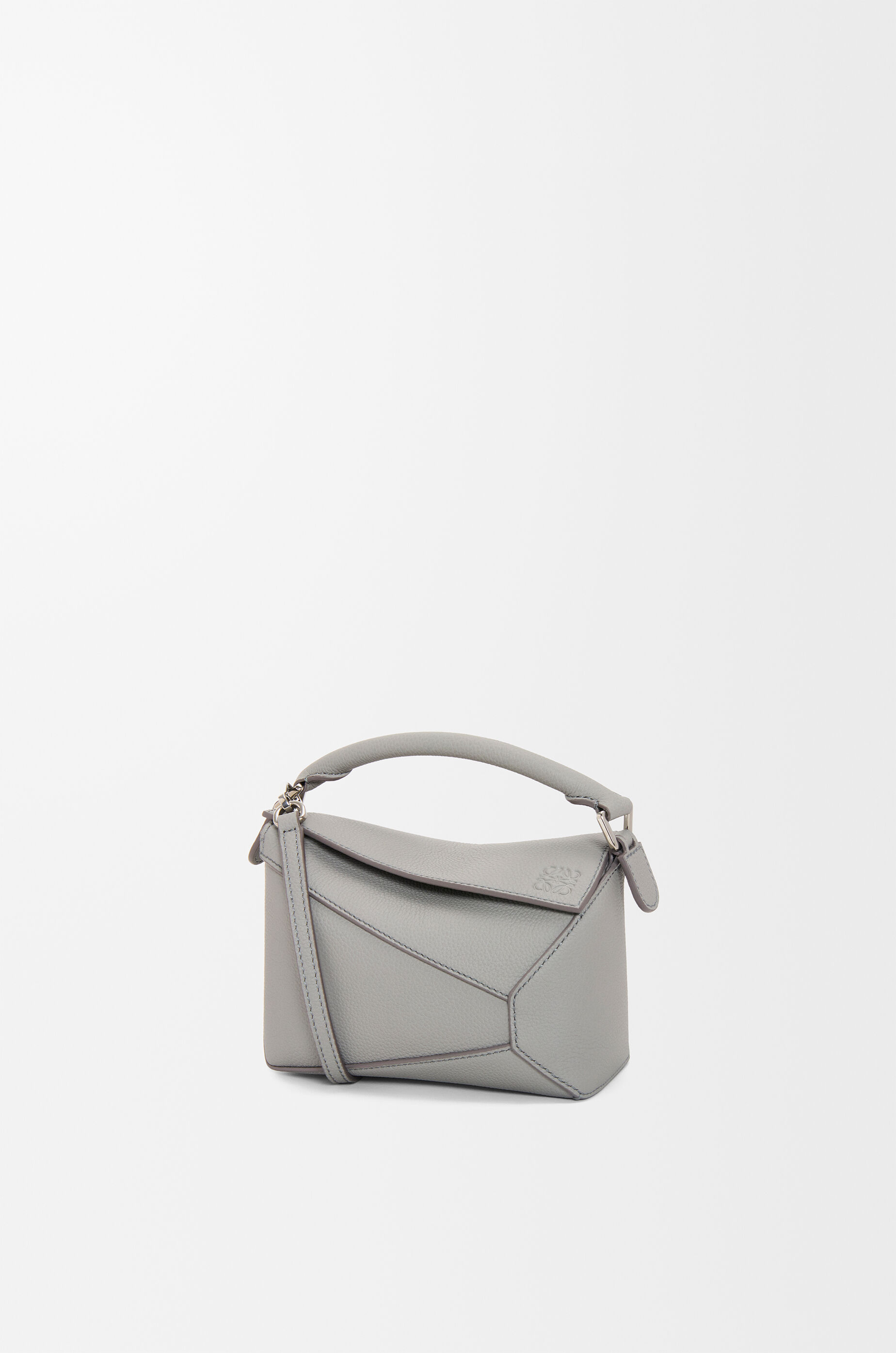 パズルバッグ スモール（ソフトグレインカーフ） グレー - LOEWE Japan
