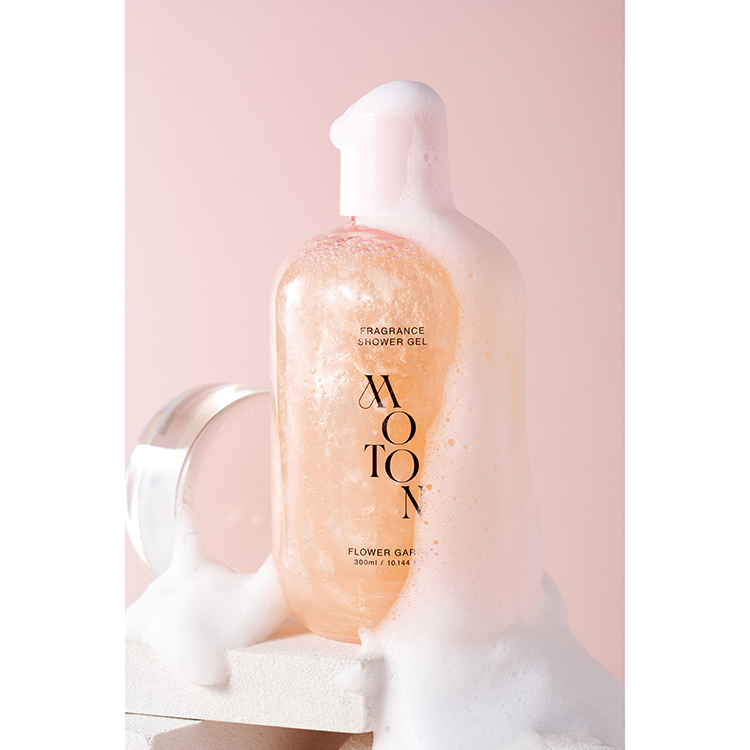 つるもちボディソープ フラワーガーデン 300ml: コスメ＆ビューティー