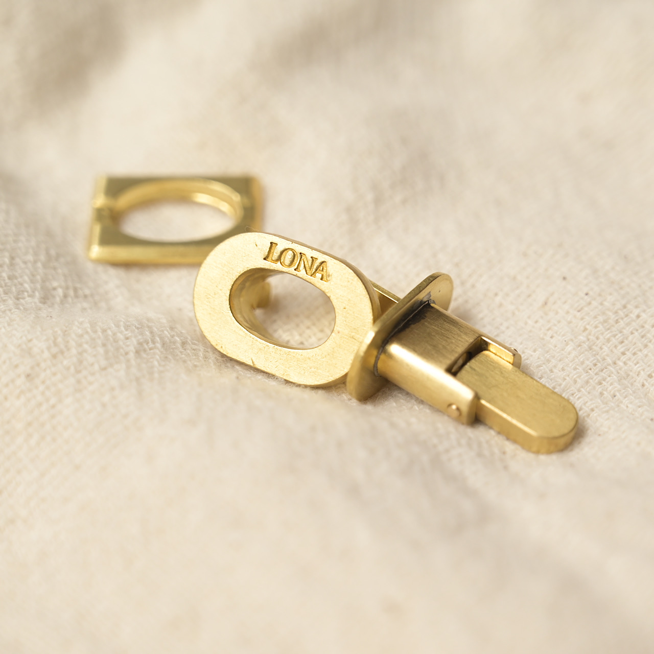 Clasp-O card case -ento-