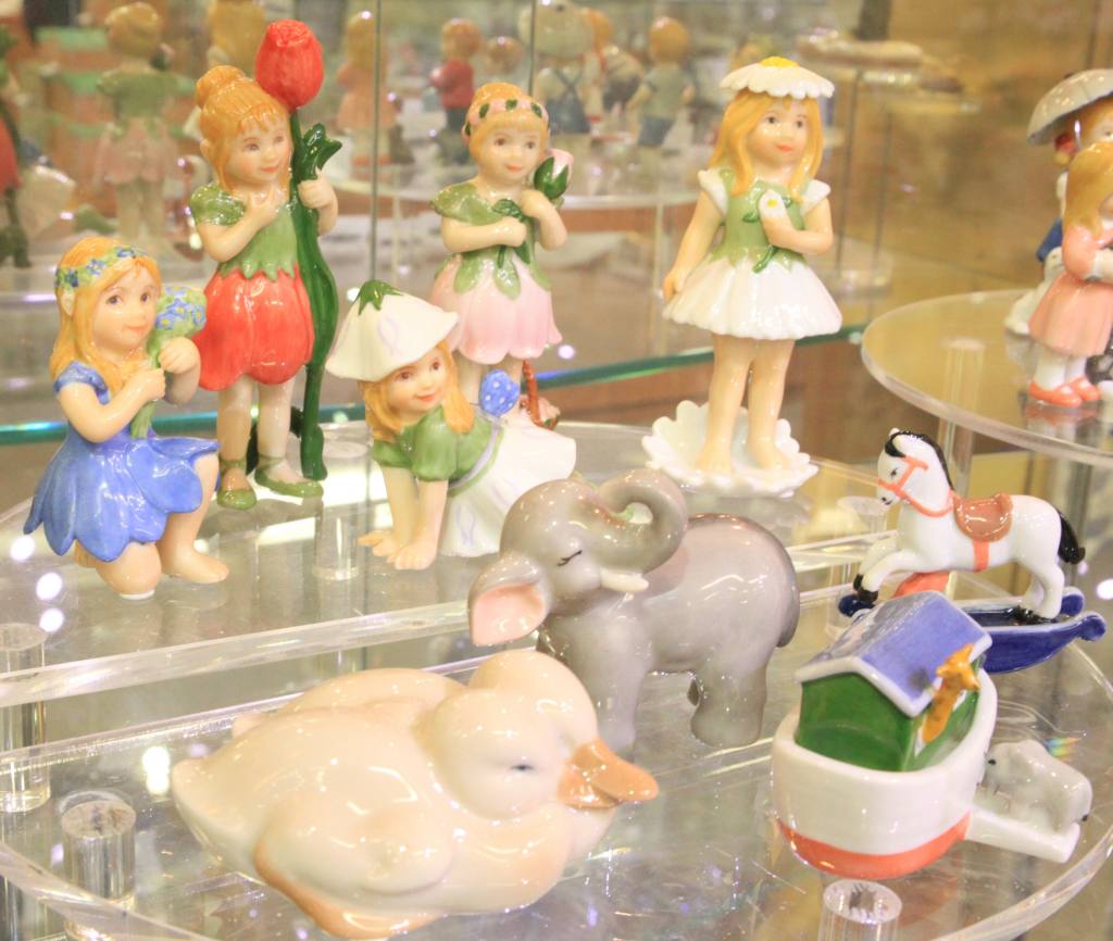 プレゼントにもぴったり！ロイヤルコペンハーゲンフィギュリン