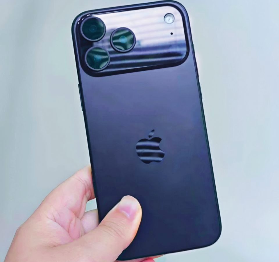 黒は忘れろ。濃い青だ iPhone 17 Proは今年最もスタイリッシュなモデル