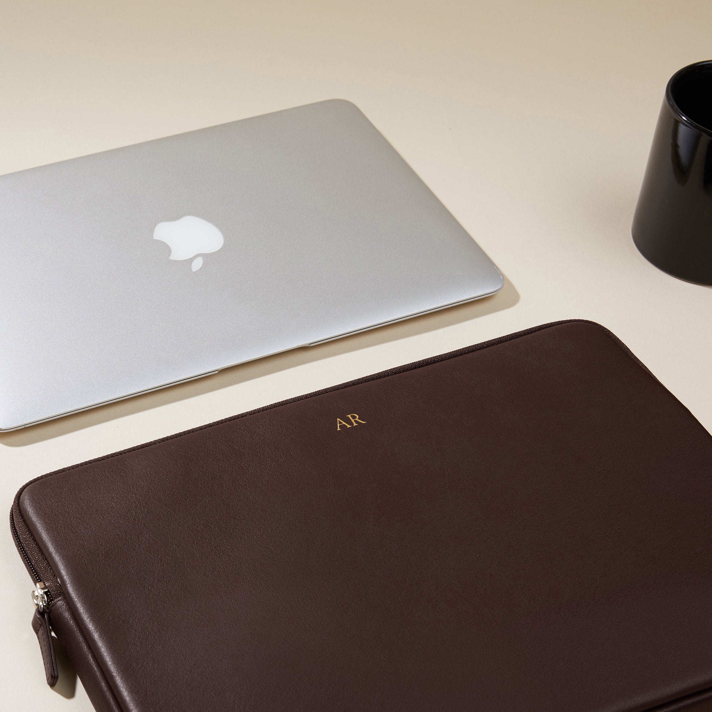 13 Inch MacBook Sleeve | Full grain leather, slim tech case