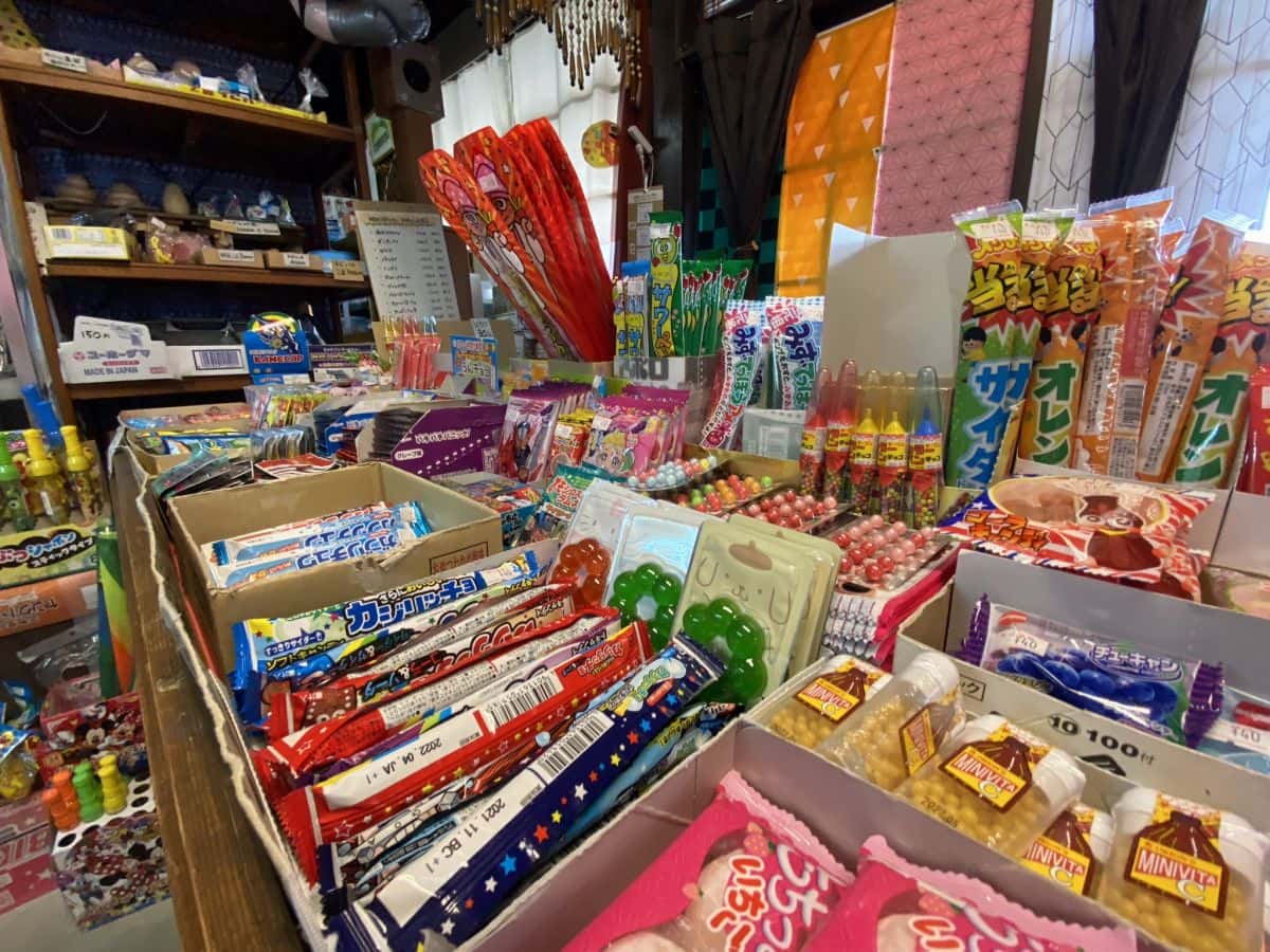昭和おもちゃ館]駄菓子だらけな若桜町の夢の国！子どものロマンを