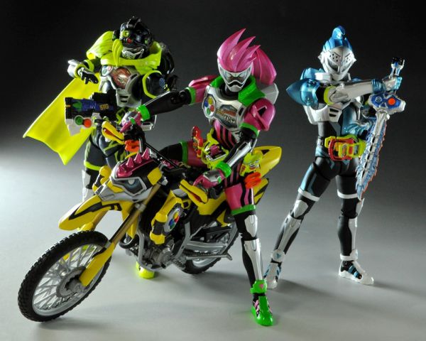 仮面ライダーエグゼイド『S.H.Figuarts 仮面ライダーレーザー バイク