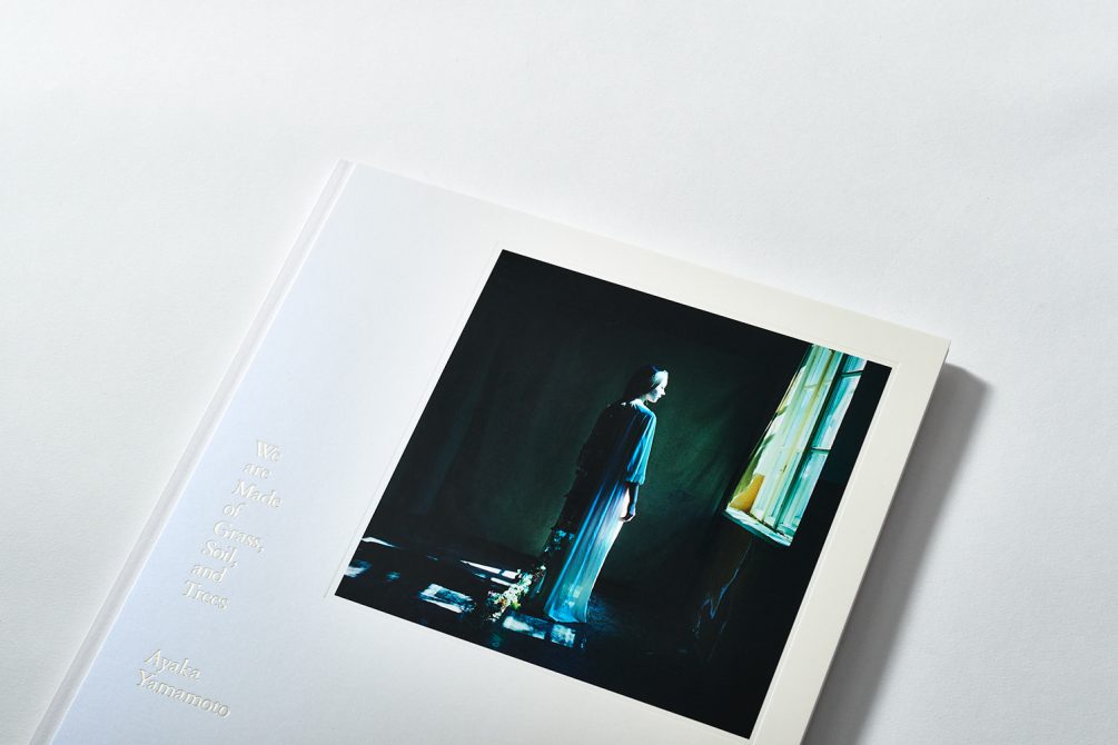 山元彩香写真集 『We are Made of Grass, Soil, and Trees』 | 高精細