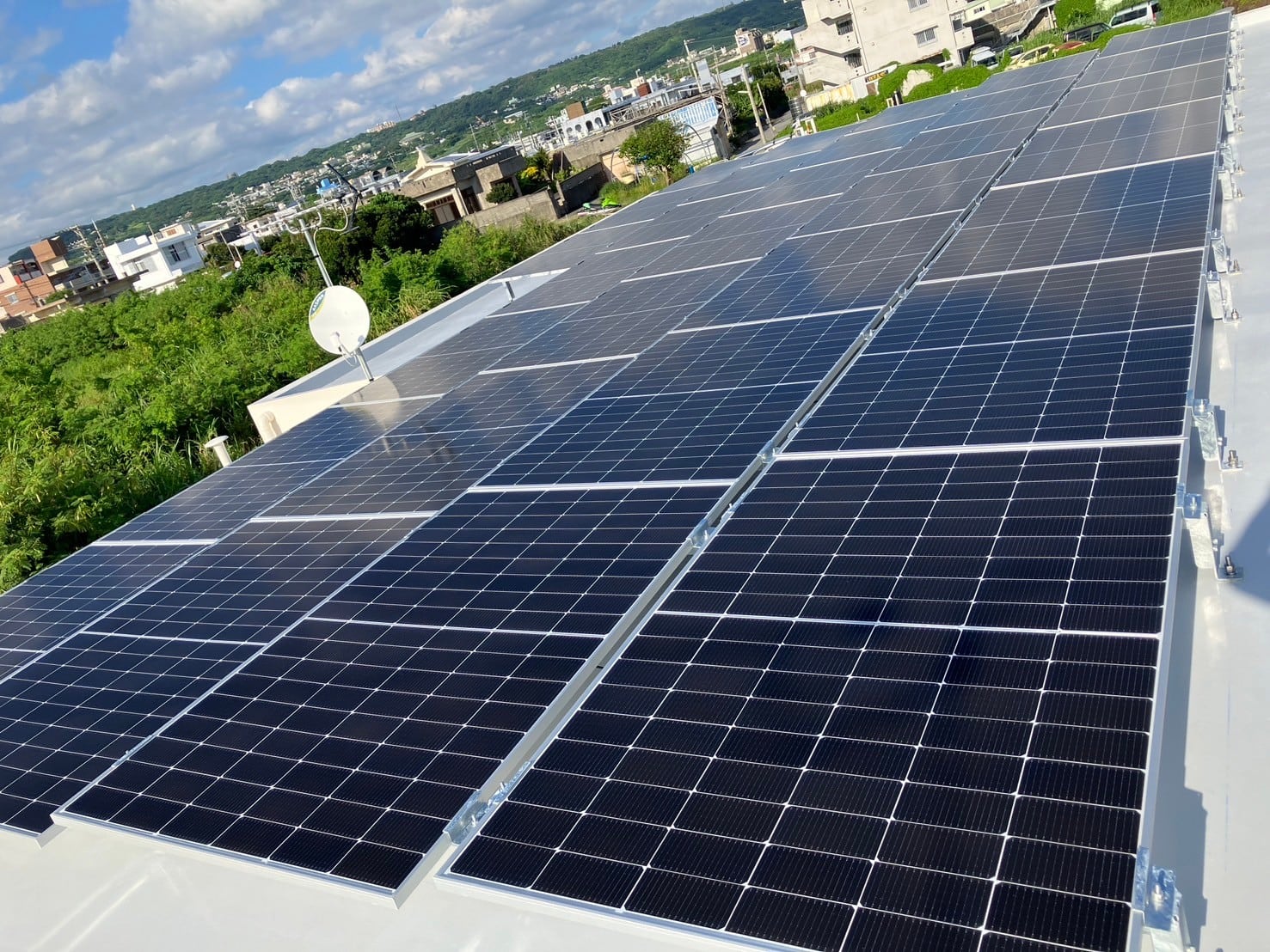 太陽光パネル - 株式会社リネクト｜沖縄の太陽光発電・蓄電池