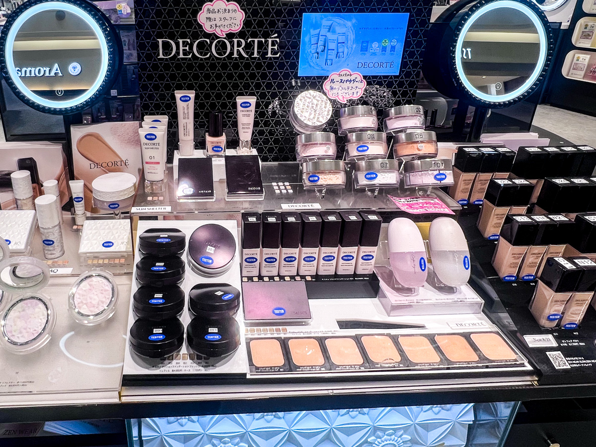 プチプラからデパコスまで♪セルフで試せるコスメセレクトショップ