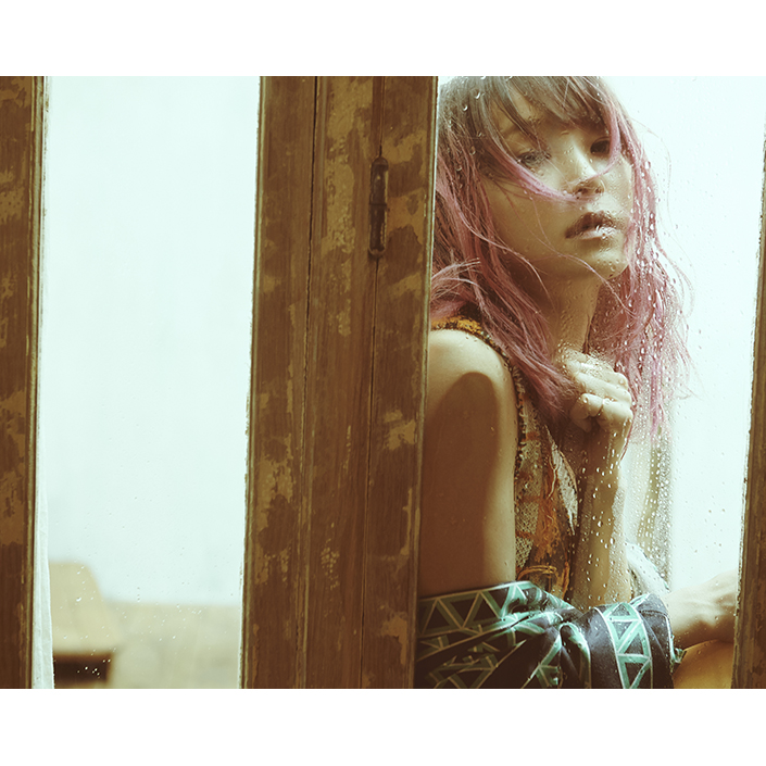 LiSA最新シングル「紅蓮華」ミュージッククリップ公開＆新規ビジュアル